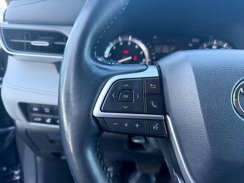 Used 2022 Toyota Highlander Limited AWD/4WD image 18
