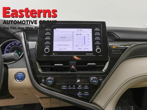 Used 2021 Toyota Camry LE FWD image 11