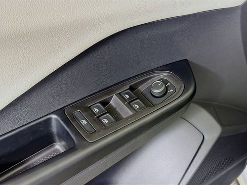 New 2026 Volkswagen Taos S image 18