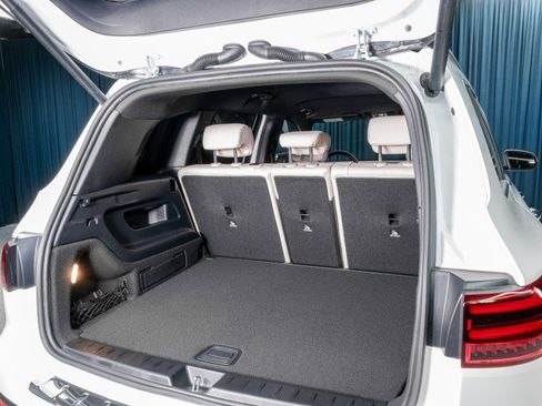 Certified 2025 Mercedes-Benz GLB 250 image 8