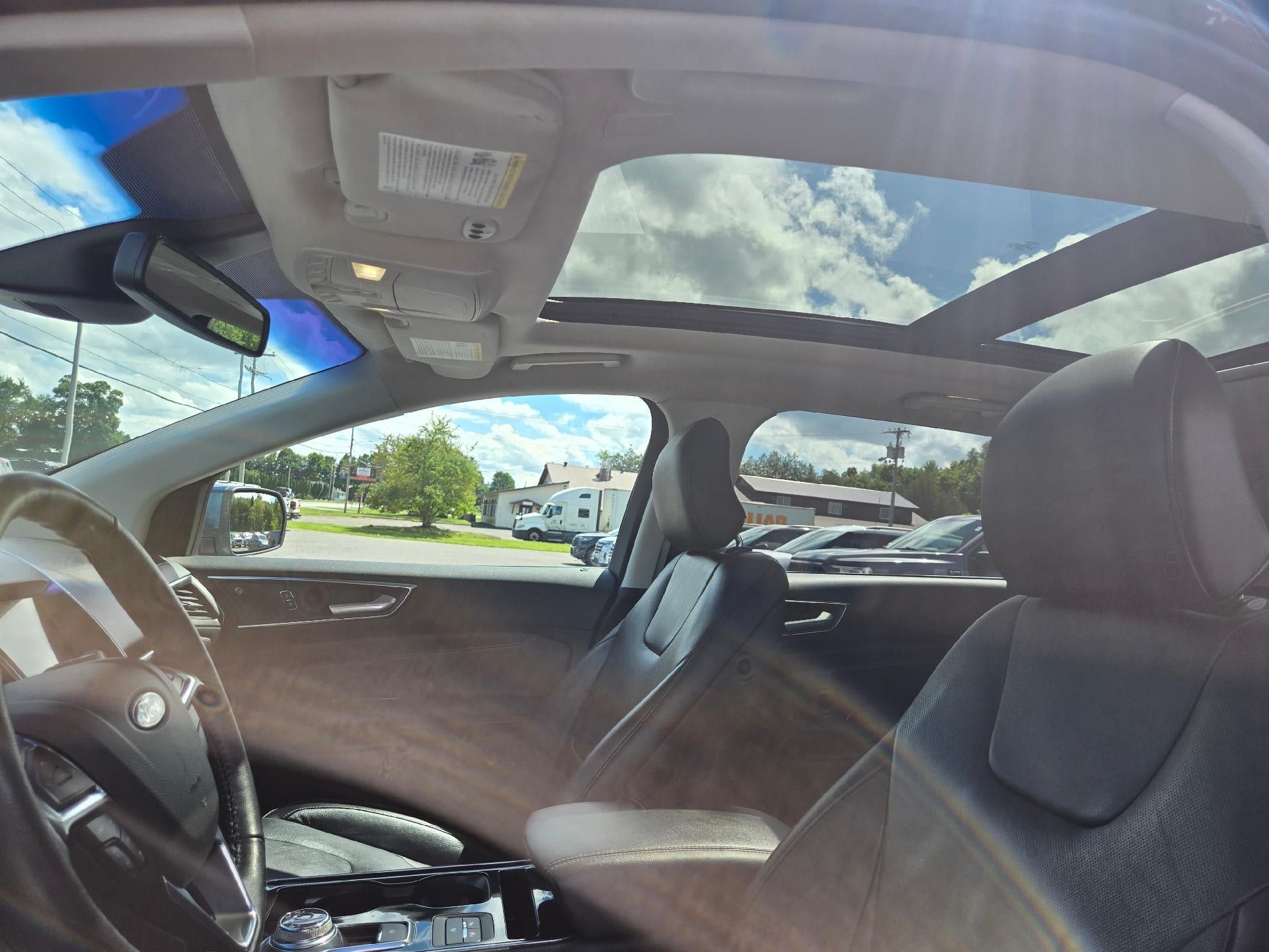 Used 2019 Ford Edge Titanium w/ Equipment Group 301A AWD/4WD image 13