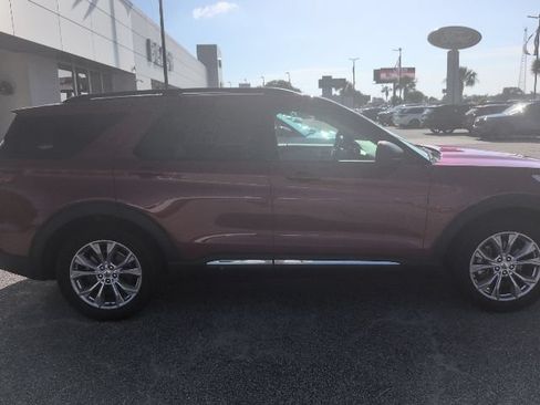 Used 2020 Ford Explorer XLT w/ Equipment Group 202A RWD image 3