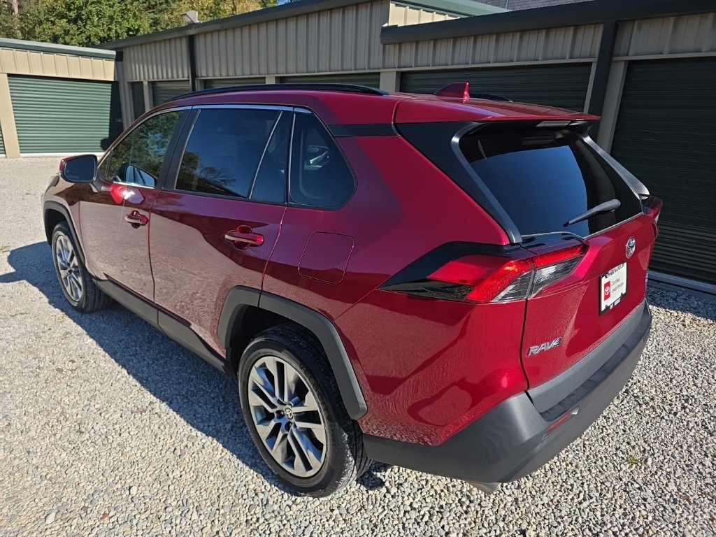 Certified 2022 Toyota RAV4 XLE Premium AWD/4WD image 4