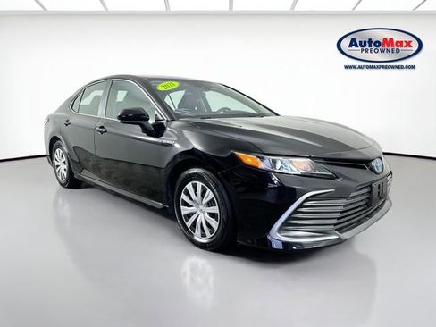 Used 2021 Toyota Camry LE image 1