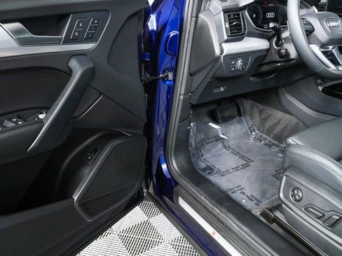 Used 2025 Audi Q5 2.0T Premium w/ Convenience Plus Package image 7