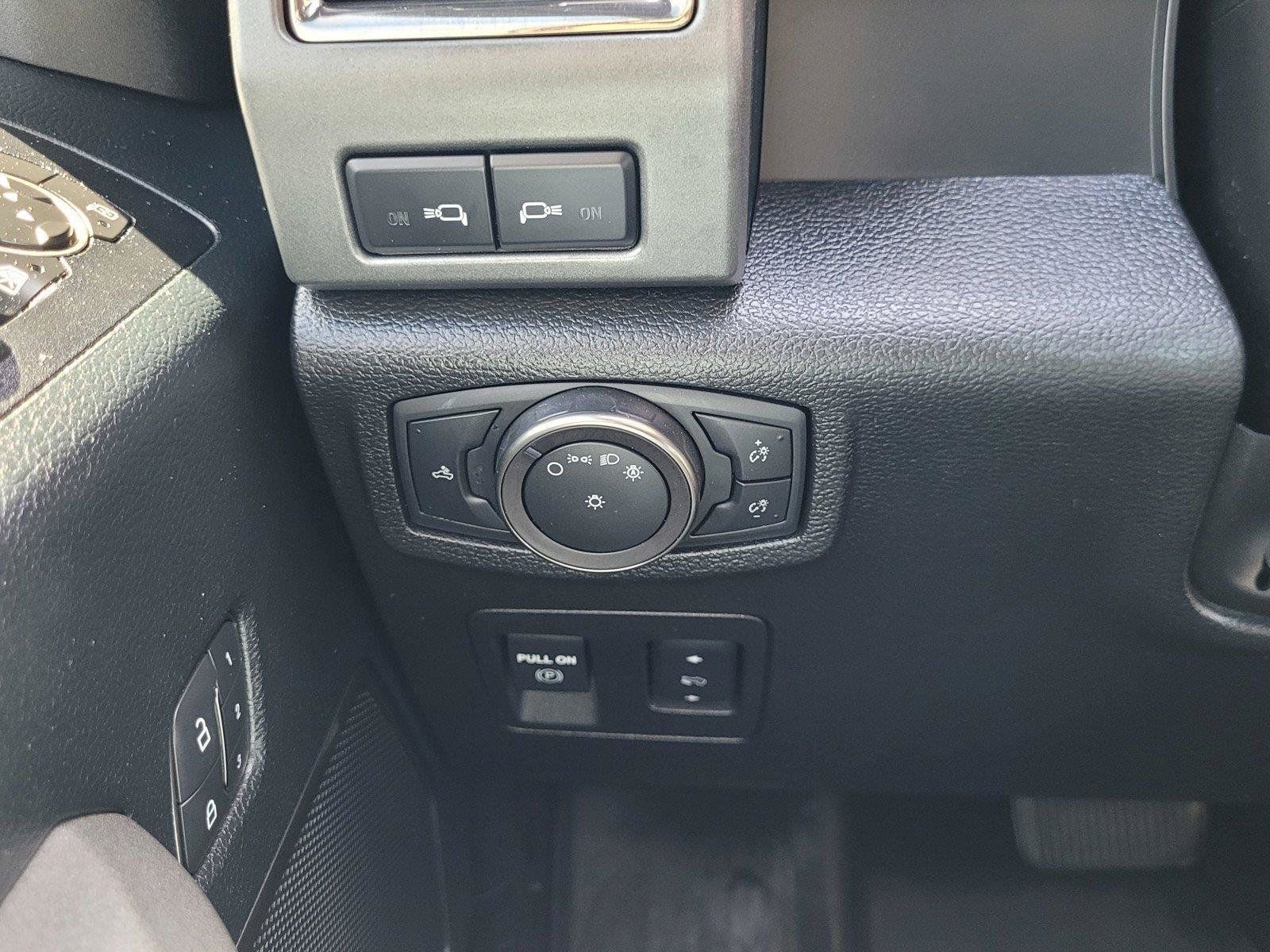 Used 2019 Ford F150 Raptor w/ Equipment Group 802A Luxury AWD/4WD image 32