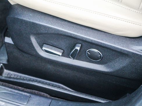 Used 2019 Ford Edge SEL w/ Equipment Group 201A image 12