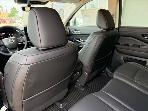 New 2026 Nissan Pathfinder Platinum w/ Cargo Package AWD/4WD image 19