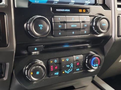 Used 2017 Ford F250 XLT w/ XLT Premium Package image 21