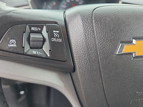 Used 2022 Chevrolet Trax LT w/ LT Convenience Package FWD image 17