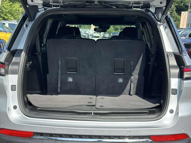 Used 2024 Jeep Grand Cherokee L Limited AWD/4WD image 13