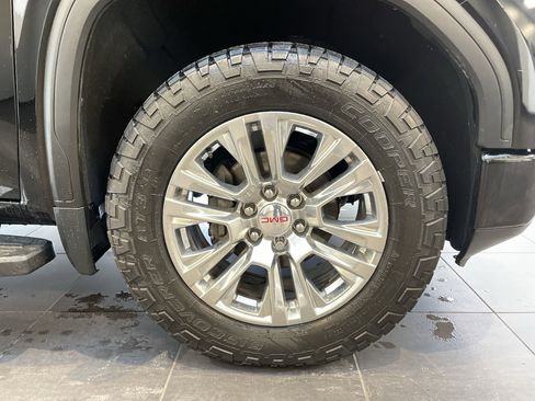 Used 2021 GMC Sierra 1500 Denali w/ Technology Package AWD/4WD image 12