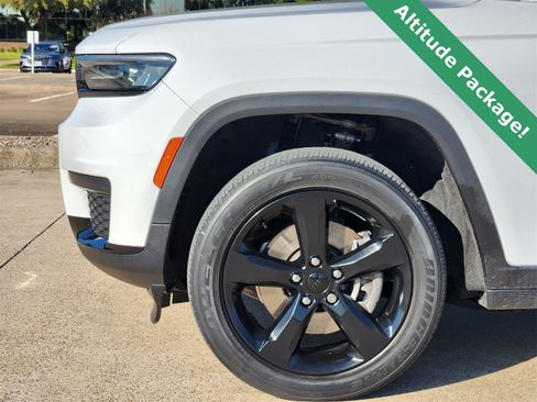 Certified 2022 Jeep Grand Cherokee L Laredo image 9
