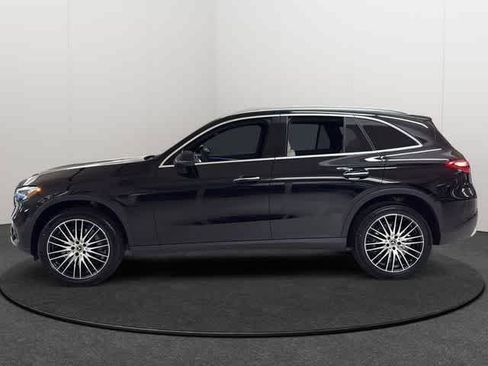 Used 2026 Mercedes-Benz GLC 300 4MATIC image 3