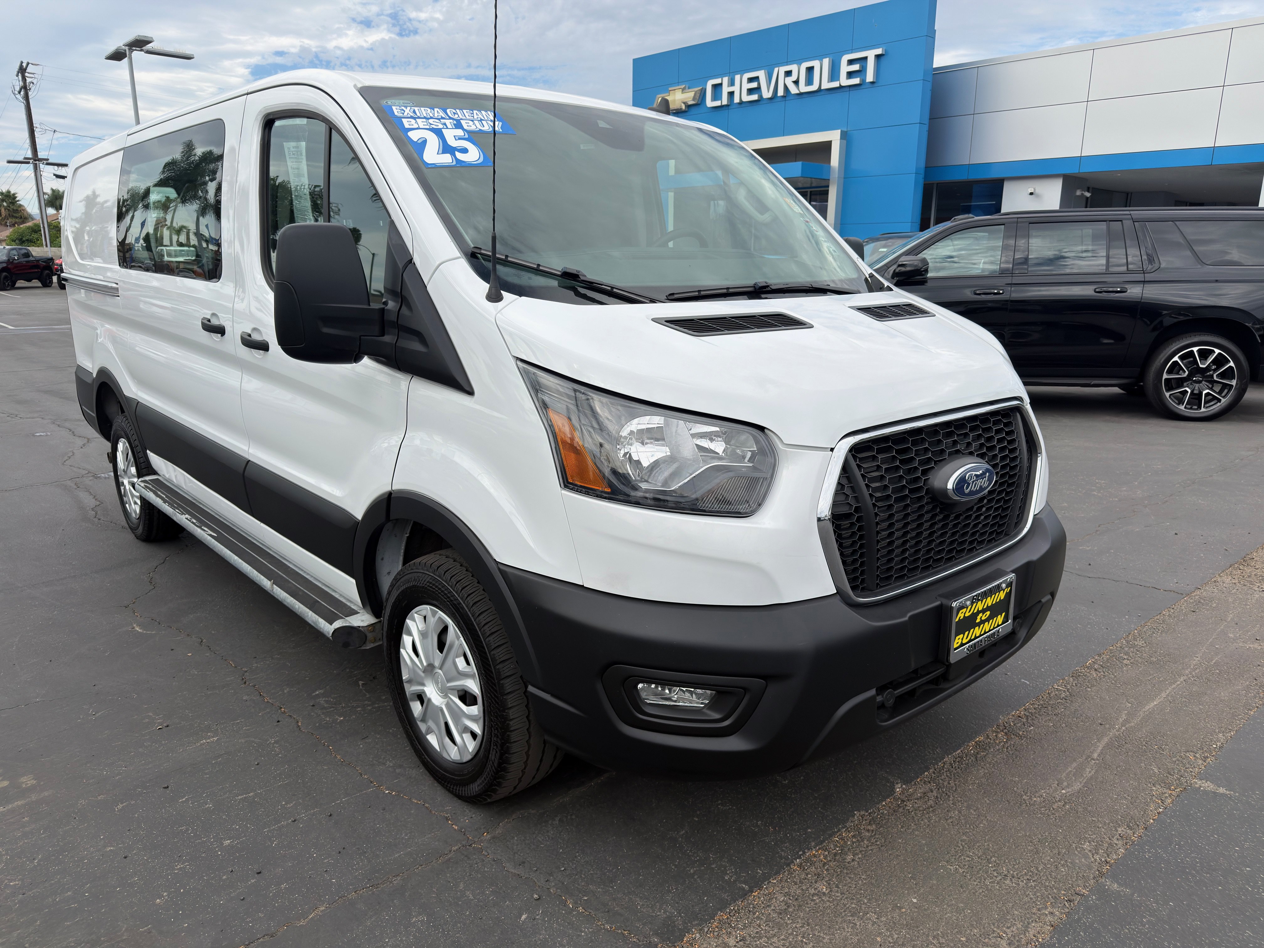 Used 2025 Ford Transit 250 Low Roof w/ Exterior Upgrade Package RWD image 2