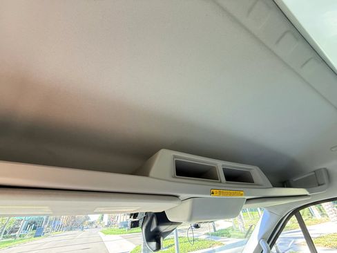 Used 2019 Ford Transit 250 148 Medium Roof RWD image 20