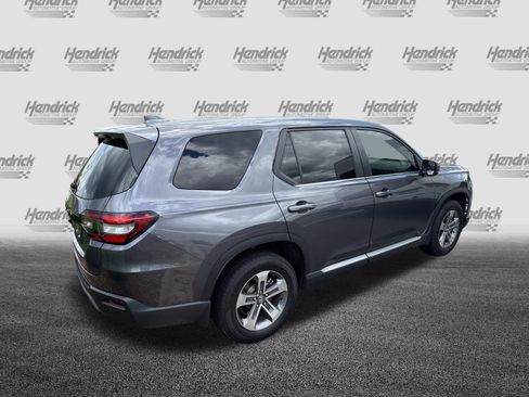 Used 2025 Honda Pilot EX-L image 10