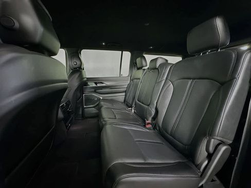 Used 2023 Jeep Wagoneer Series III w/ Preferred Equipment Group image 14