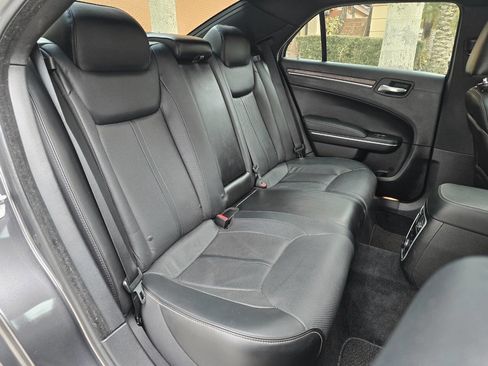 Used 2014 Chrysler 300 C image 84