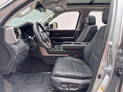 Used 2022 Toyota Tundra Limited AWD/4WD image 17