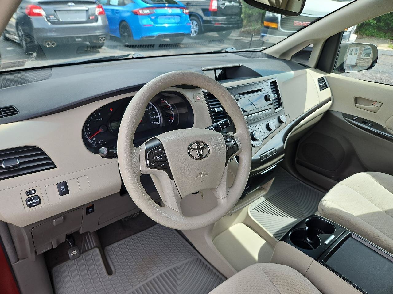 Used 2011 Toyota Sienna LE FWD image 13