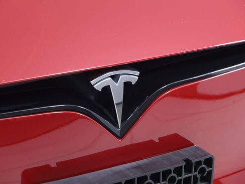 Used 2021 Tesla Model S Plaid image 18