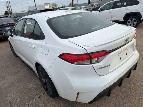 Used 2025 Toyota Corolla SE FWD image 4
