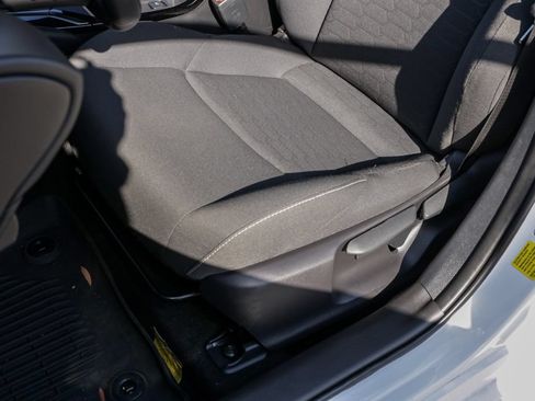 Used 2025 Toyota Corolla SE FWD image 18