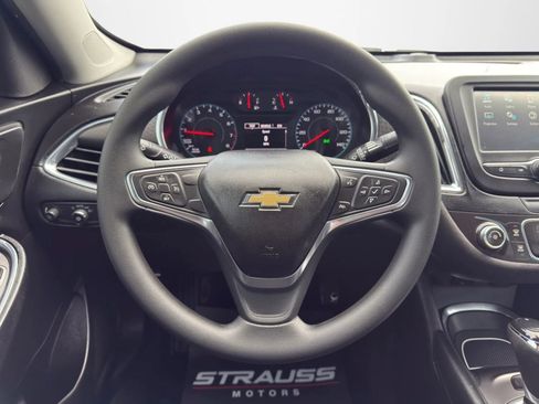 Used 2018 Chevrolet Malibu LT image 21