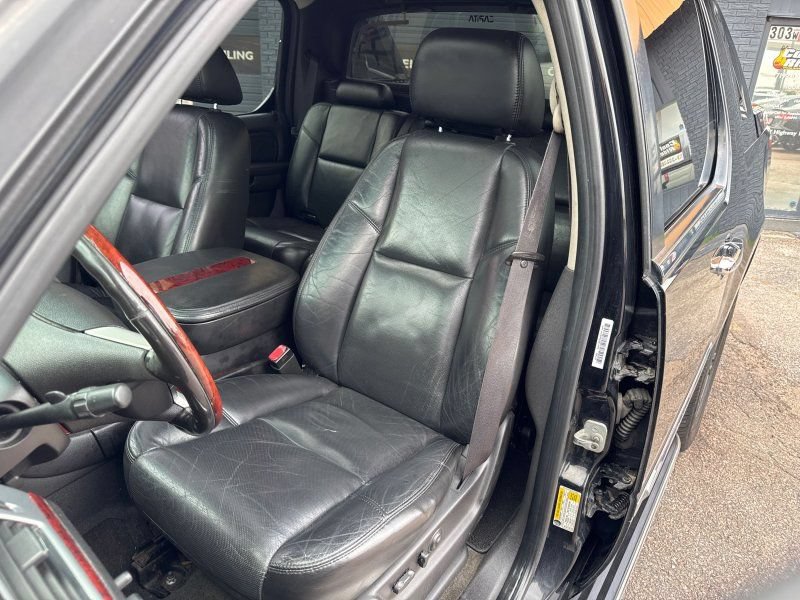 Used 2007 Cadillac Escalade EXT w/ Information Package AWD/4WD image 9
