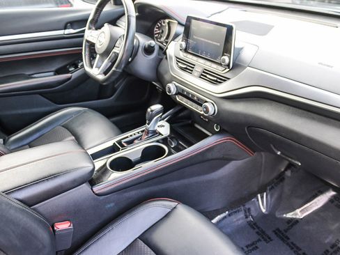 Used 2023 Nissan Altima 2.5 SR image 17