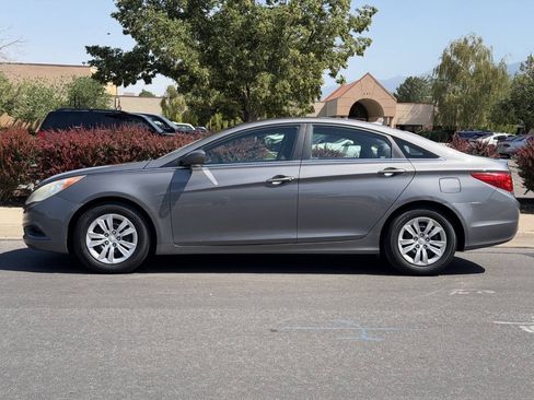 Used 2011 Hyundai Sonata GLS FWD image 2
