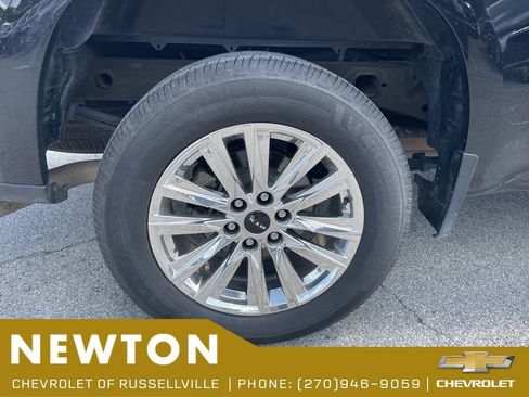 Used 2023 Chevrolet Silverado 1500 Custom AWD/4WD image 18