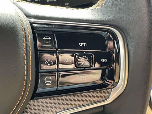 Used 2024 Jeep Grand Wagoneer Series III w/ Rear Seat Video Group 1 AWD/4WD image 25