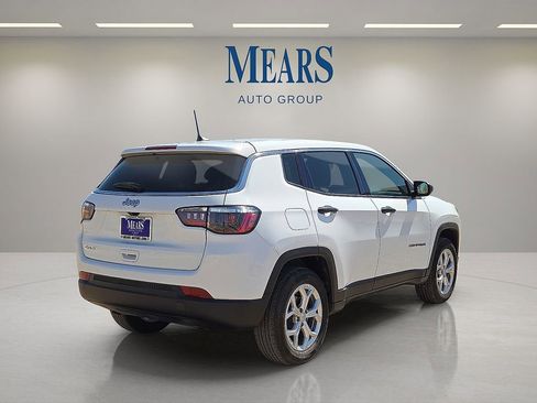 Used 2024 Jeep Compass Sport image 5