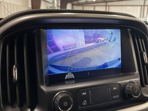 Used 2022 Chevrolet Colorado LT w/ Fleet Safety Package image 18