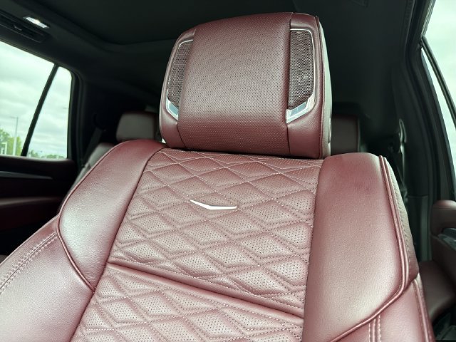 Used 2025 Cadillac Escalade Sport RWD image 28