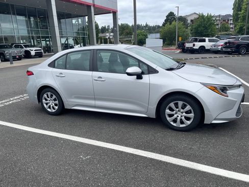 Used 2021 Toyota Corolla LE FWD image 6