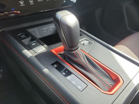 Certified 2025 Nissan Kicks SR FWD image 30