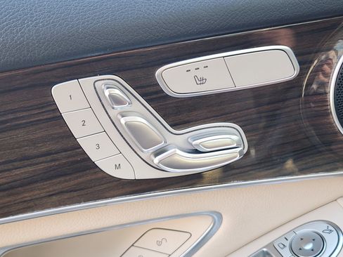 Used 2020 Mercedes-Benz GLC 300 image 27