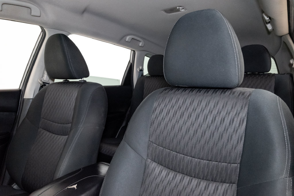 Used 2020 Nissan Rogue S w/ Special Edition Package FWD image 10