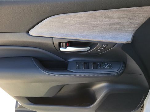 Used 2025 Toyota Grand Highlander AWD Hybrid image 20