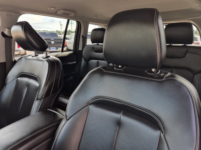 Used 2023 Jeep Grand Cherokee Limited AWD/4WD image 9
