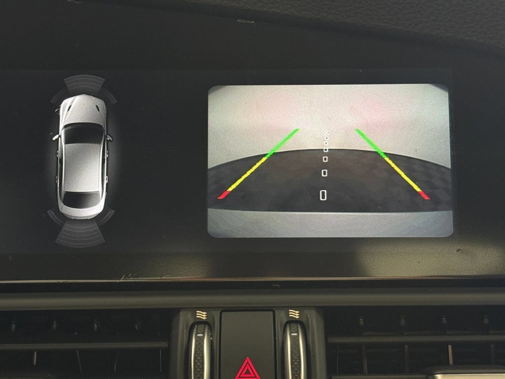 Used 2018 Alfa Romeo Giulia AWD image 42