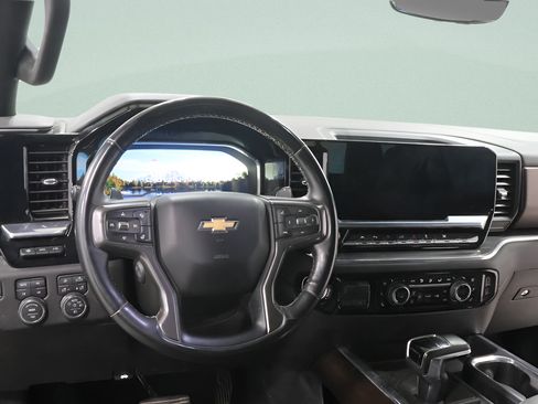 Used 2024 Chevrolet Silverado 1500 High Country w/ Technology Package AWD/4WD image 6