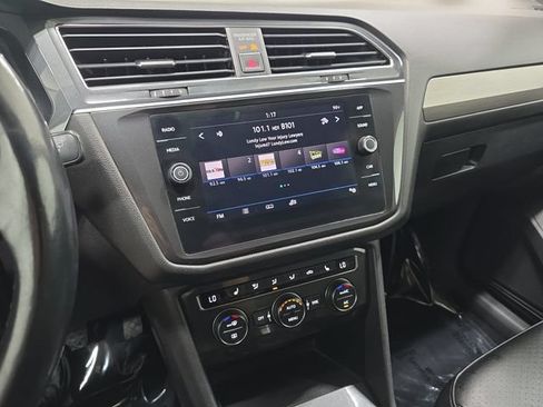 Used 2018 Volkswagen Tiguan SEL FWD image 20