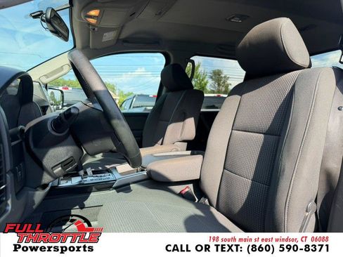 Used 2014 Nissan Titan SV w/ SV Value Truck Package AWD/4WD image 19