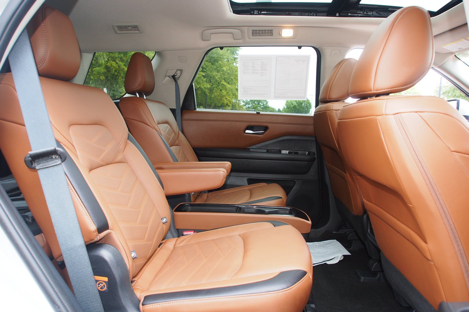 Used 2024 Nissan Pathfinder Platinum AWD/4WD image 14