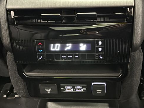 New 2026 Jeep Grand Wagoneer Limited AWD/4WD image 39