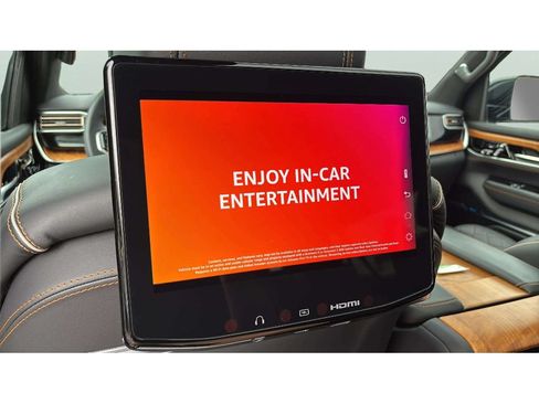 Used 2025 Jeep Grand Wagoneer L Series III w/ Rear Seat Video Group 1 AWD/4WD image 23